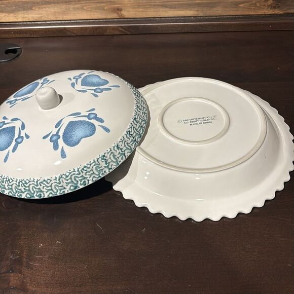 ABC Distributing Beautiful Pattern Blue Hearts Ceramic Pie Plate with Lid - Picture 12 of 12